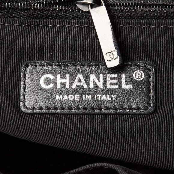 Chanel Black Chevron Quilted Leather So Black Medium Gabrielle Bag - Picture 8 of 10